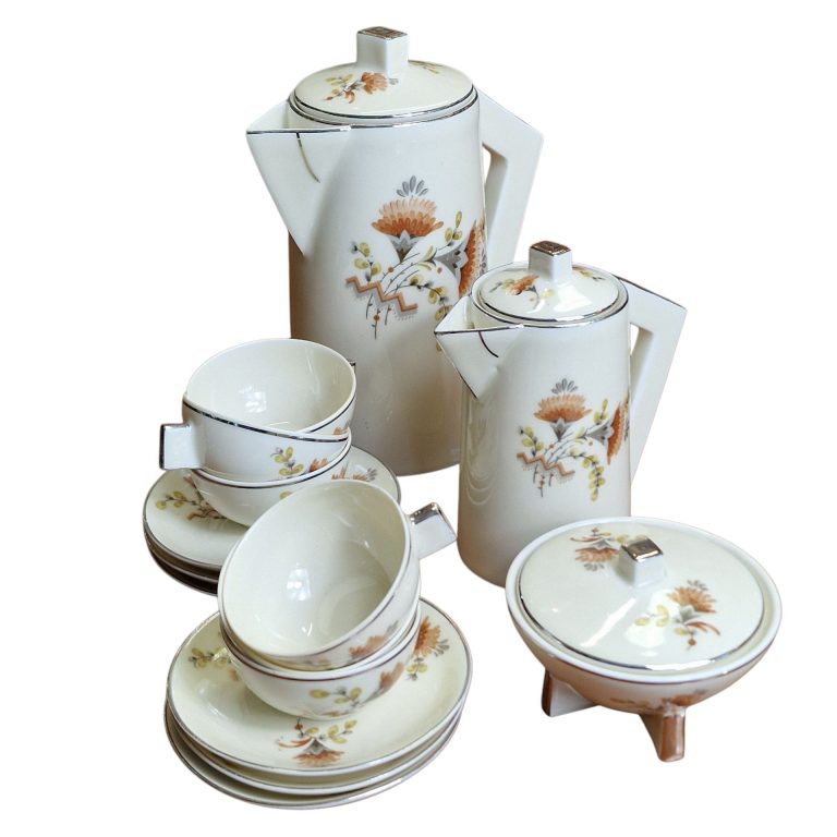 Serviço de café Vista Alegre com 15 peças – decoração floral com pormenores em prateados