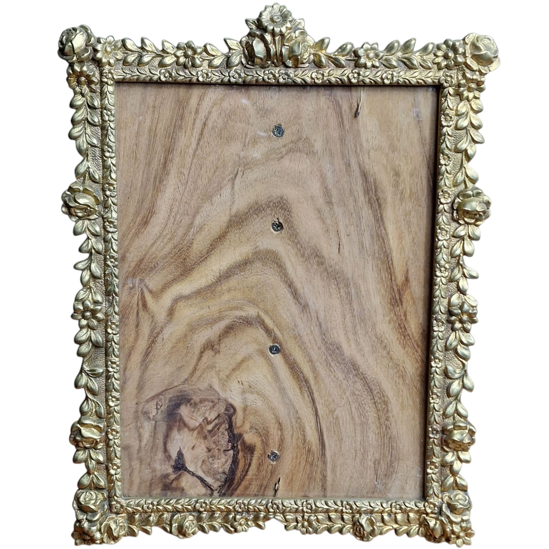 Moldura floral dourada em relevo com vidro