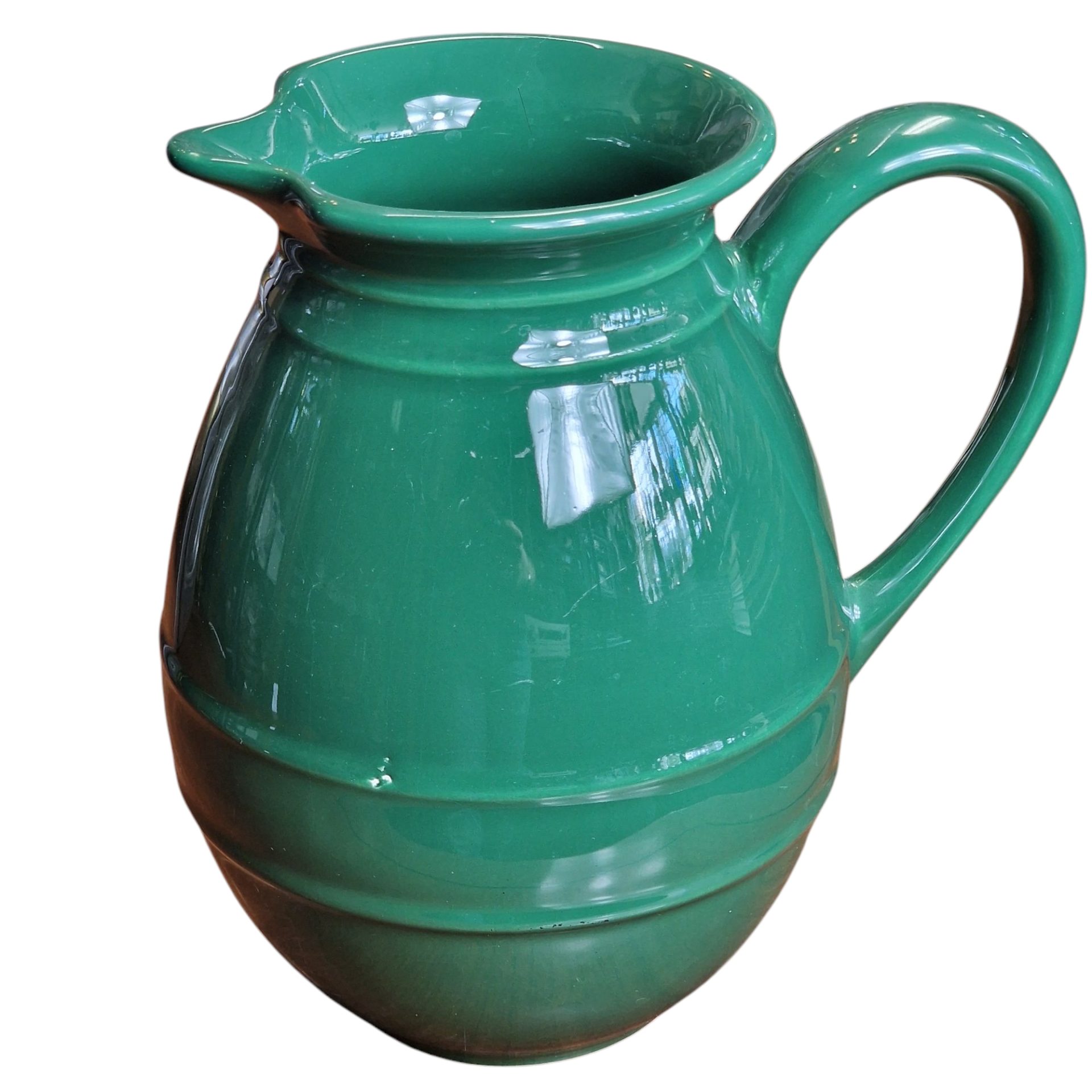 Jarro cerâmico verde-vidrado com asa e bojo arredondado