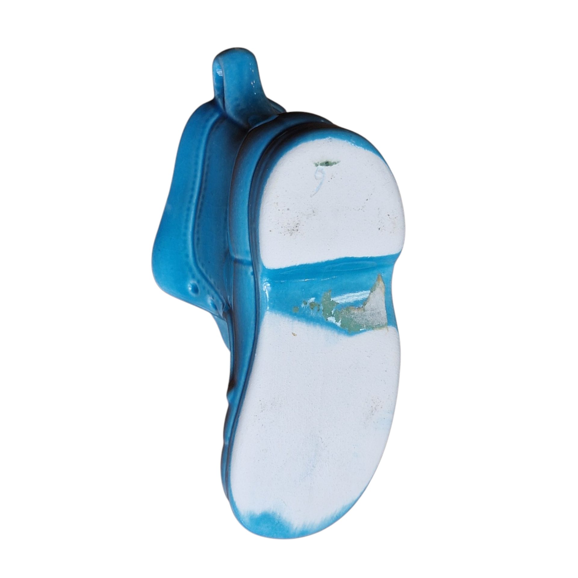 Bota decorativa em cerâmica azul – peça utilitária e decorativa