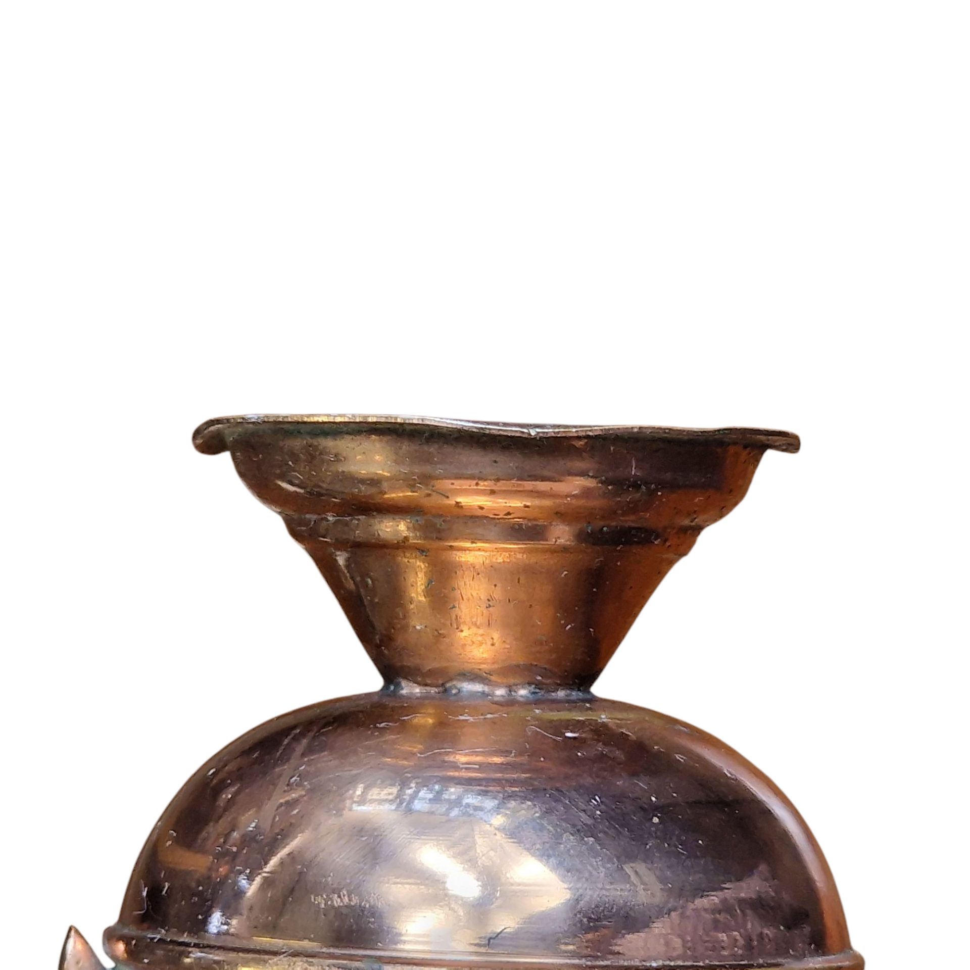 Jarra decorativa em cobre com asa curvilínea