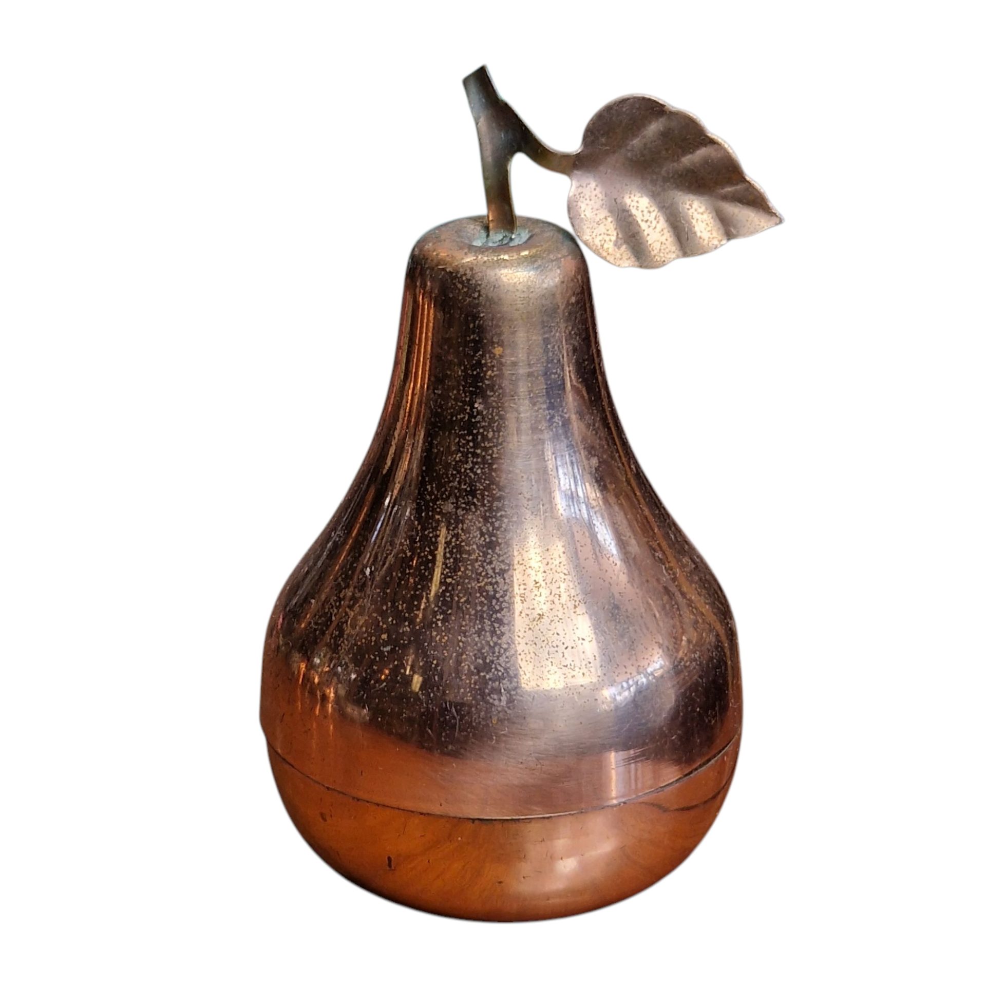 Pera decorativa em cobre com compartimento oculto