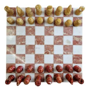Tabuleiro de Xadrez em Pedra com Peças Completas