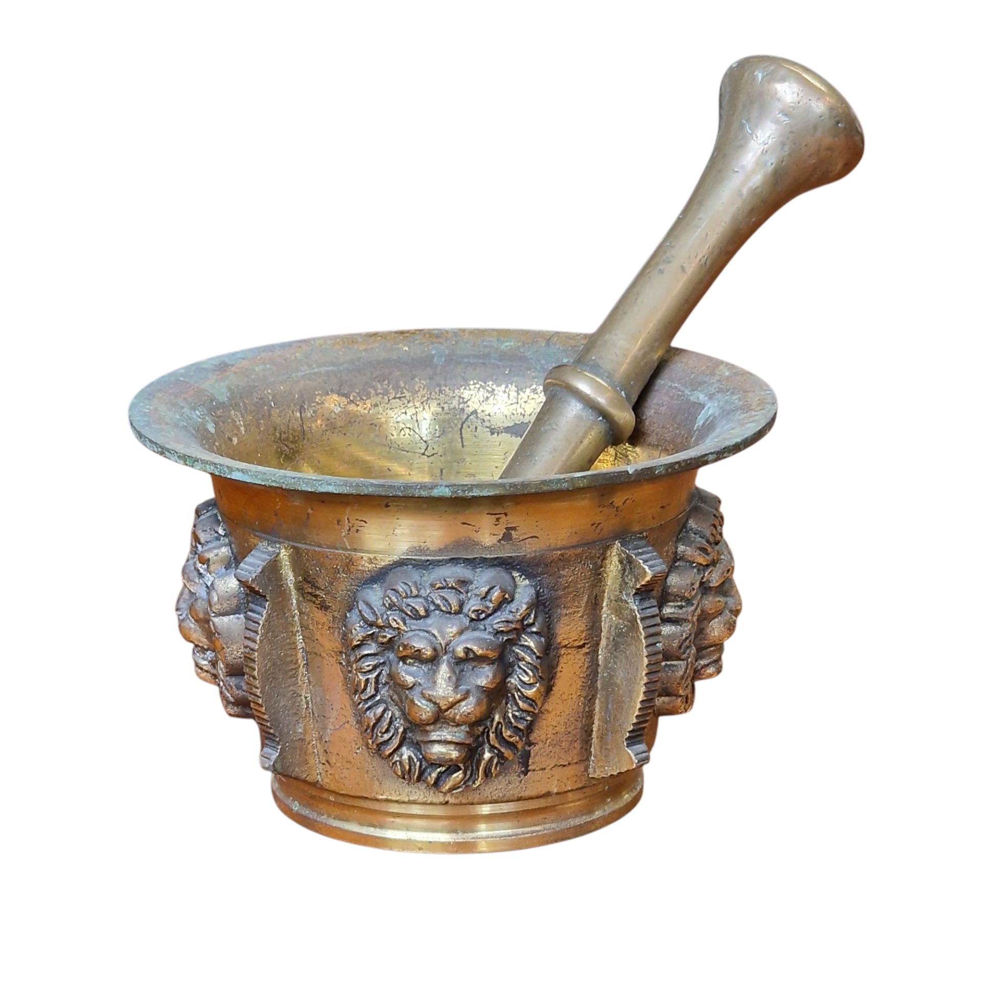 Almofariz em bronze com pilão e decoração de cabeças de leão