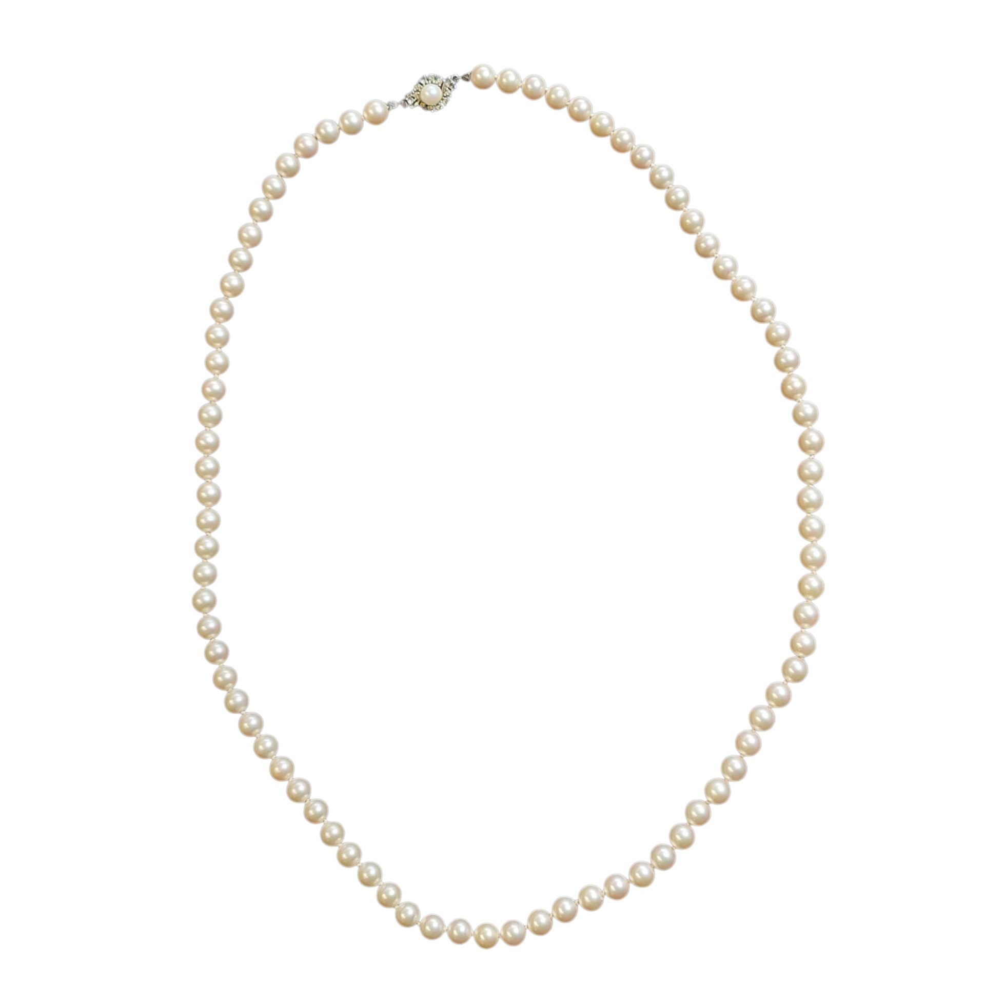 Colar de Pérolas com Fecho Decorado