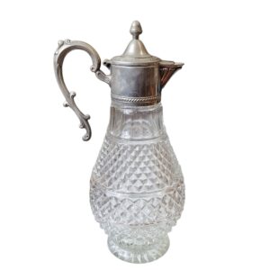 Jarra decorativa com banho de prata – design clássico em metal ornamentado