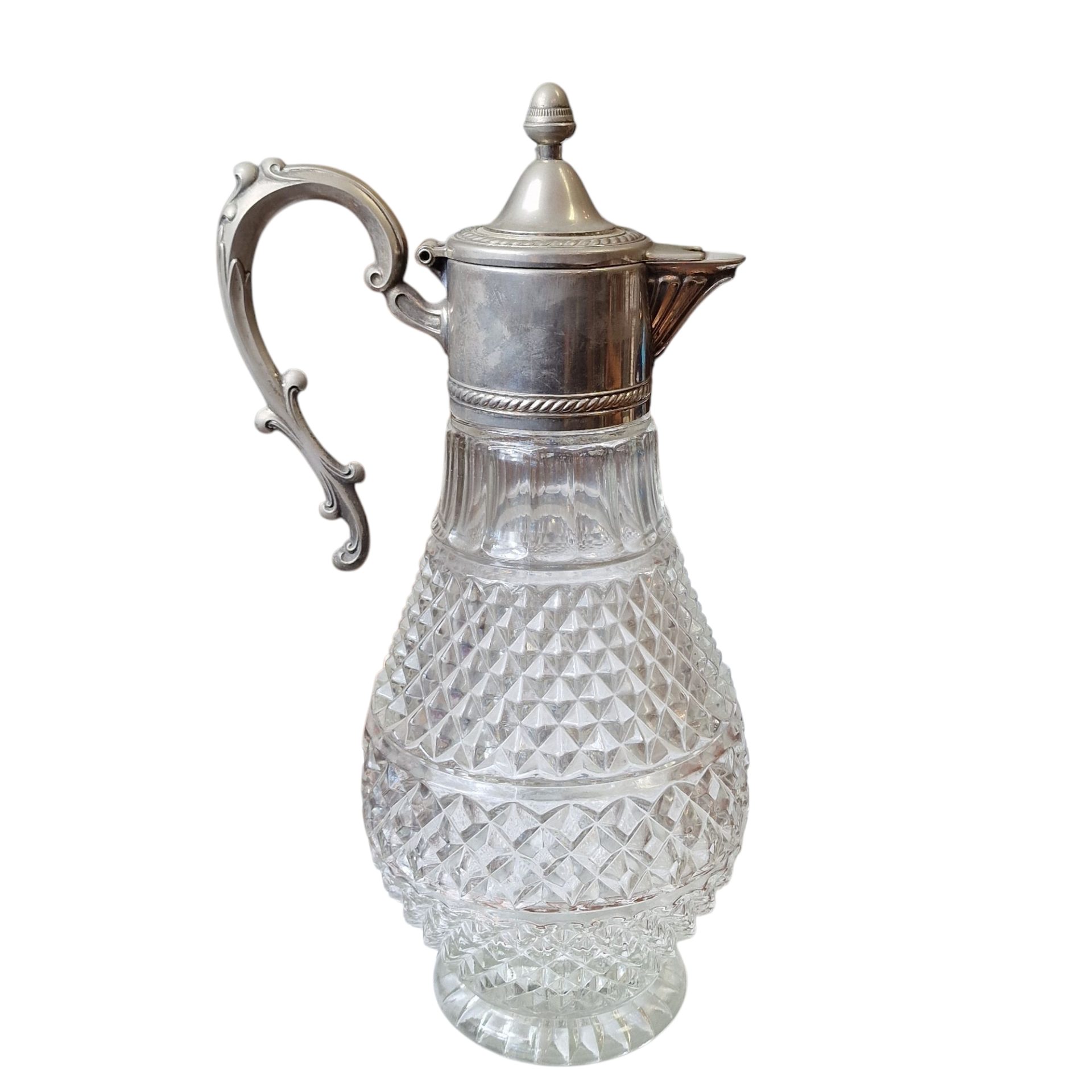 Jarra decorativa com banho de prata – design clássico em metal ornamentado