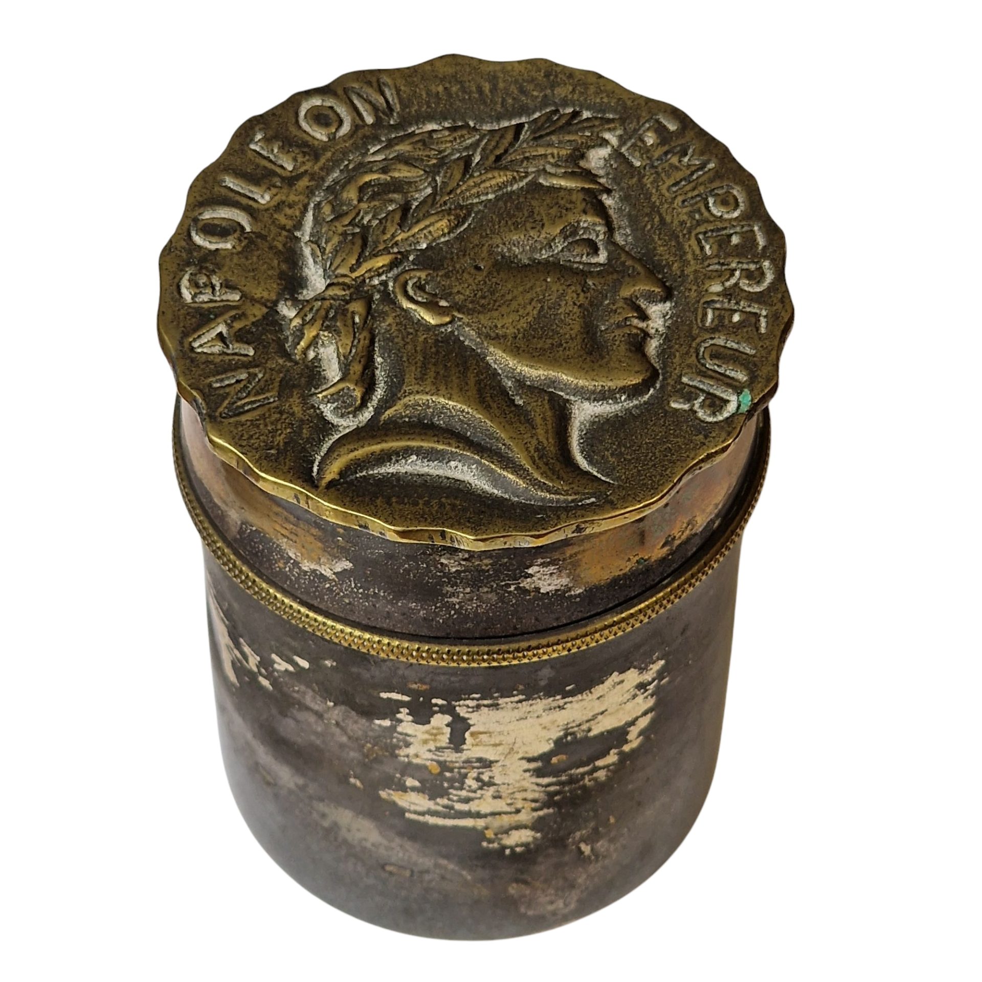 Caixa Metálica Com Relevo De Napoleão – Decoração Histórica
