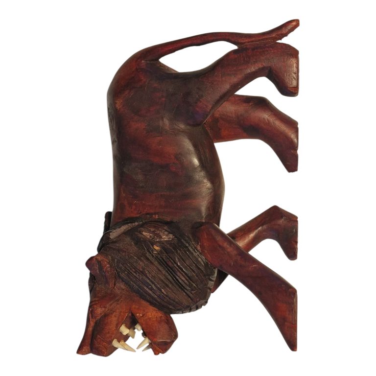 Escultura Artesanal de Leão Africano em Madeira – Esculpido à Mão