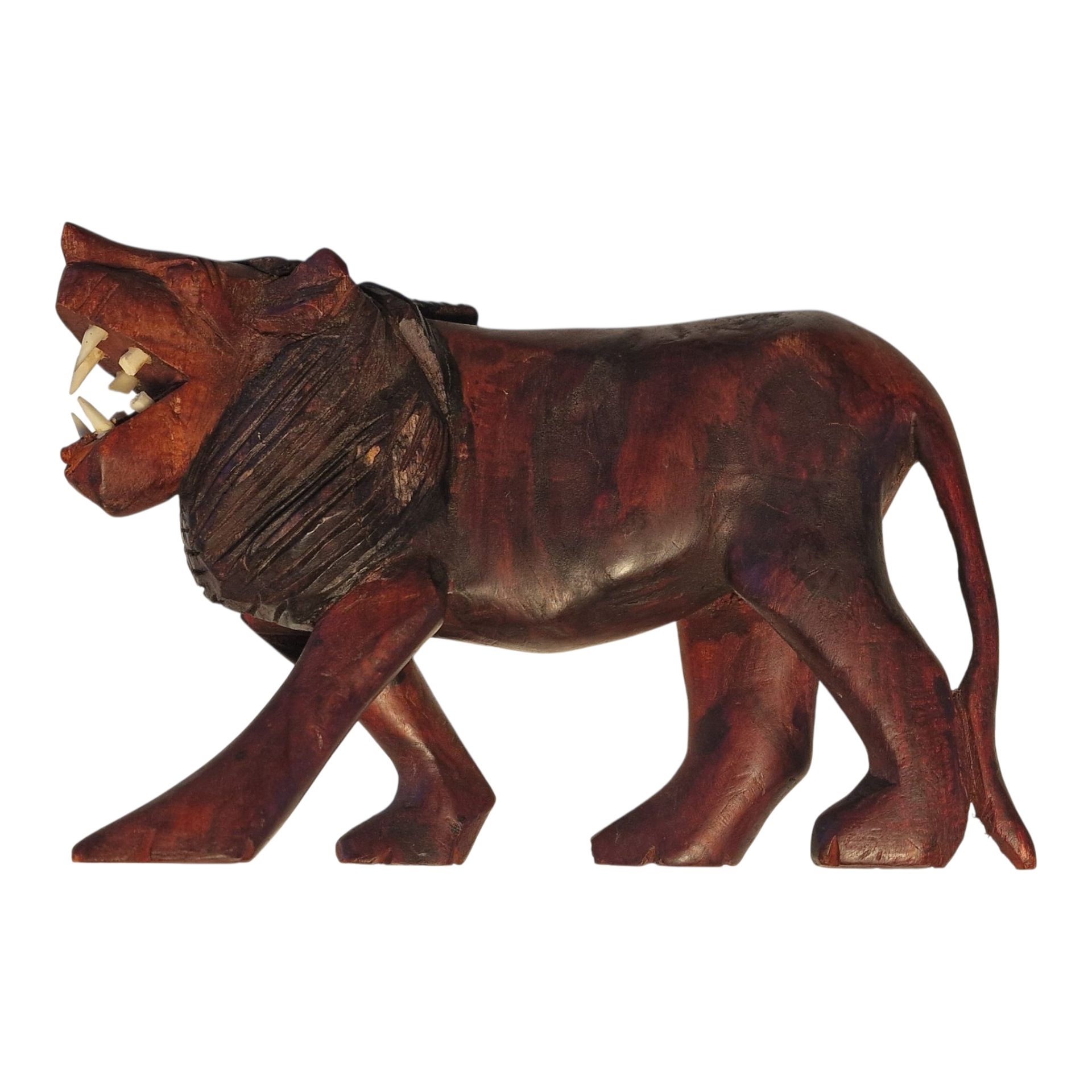 Escultura Artesanal de Leão Africano em Madeira – Esculpido à Mão com Dentes em Osso