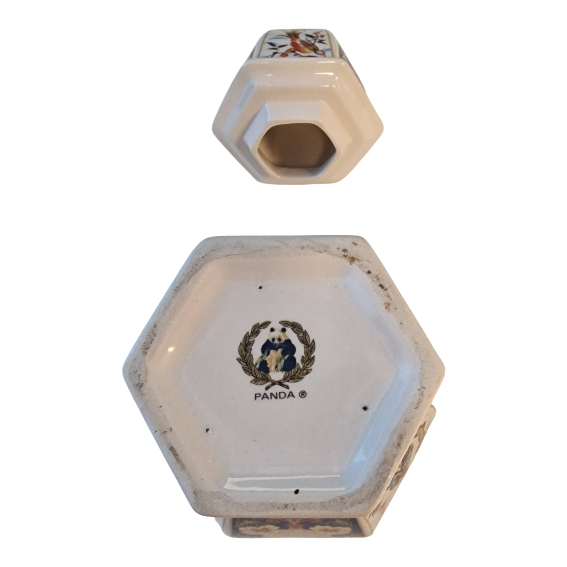 Pote decorativo hexagonal com tampa em porcelana PANDA – 29,5 cm