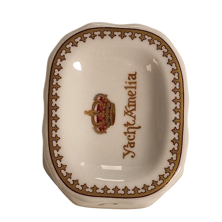 Saleiro “Yacht Amelia” – Oficina Real – Porcelana branca – 9,5 × 7,5 cm – Edição limitada (Museu da Marinha)