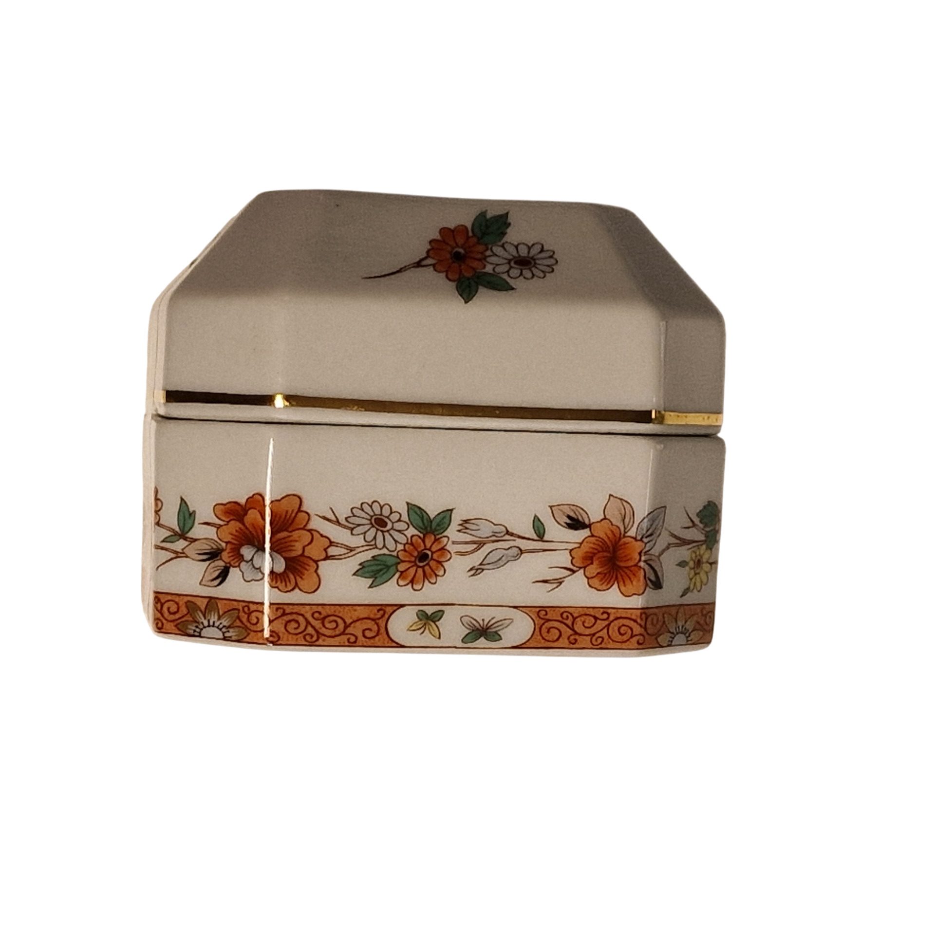 Caixa “Magnolia” – Vista Alegre – Porcelana fina decorada – 6,5 × 8 cm