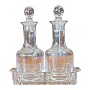 Conjunto de Galheteiro em Cristal – Duas Garrafas com Base