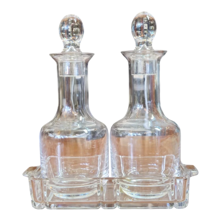 Conjunto de Galheteiro em Cristal – Duas Garrafas com Base