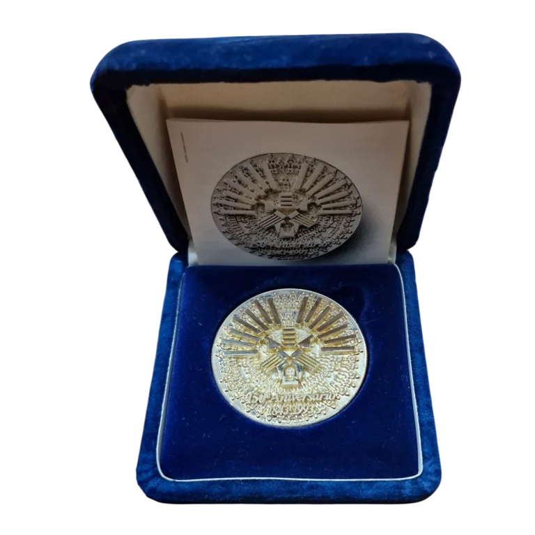Medalha Comemorativa Banco Totta & Açores 150.º Aniversário 1843-1993 em Prata Fina 999,7 — Niels Fischer / Vasco Nuno