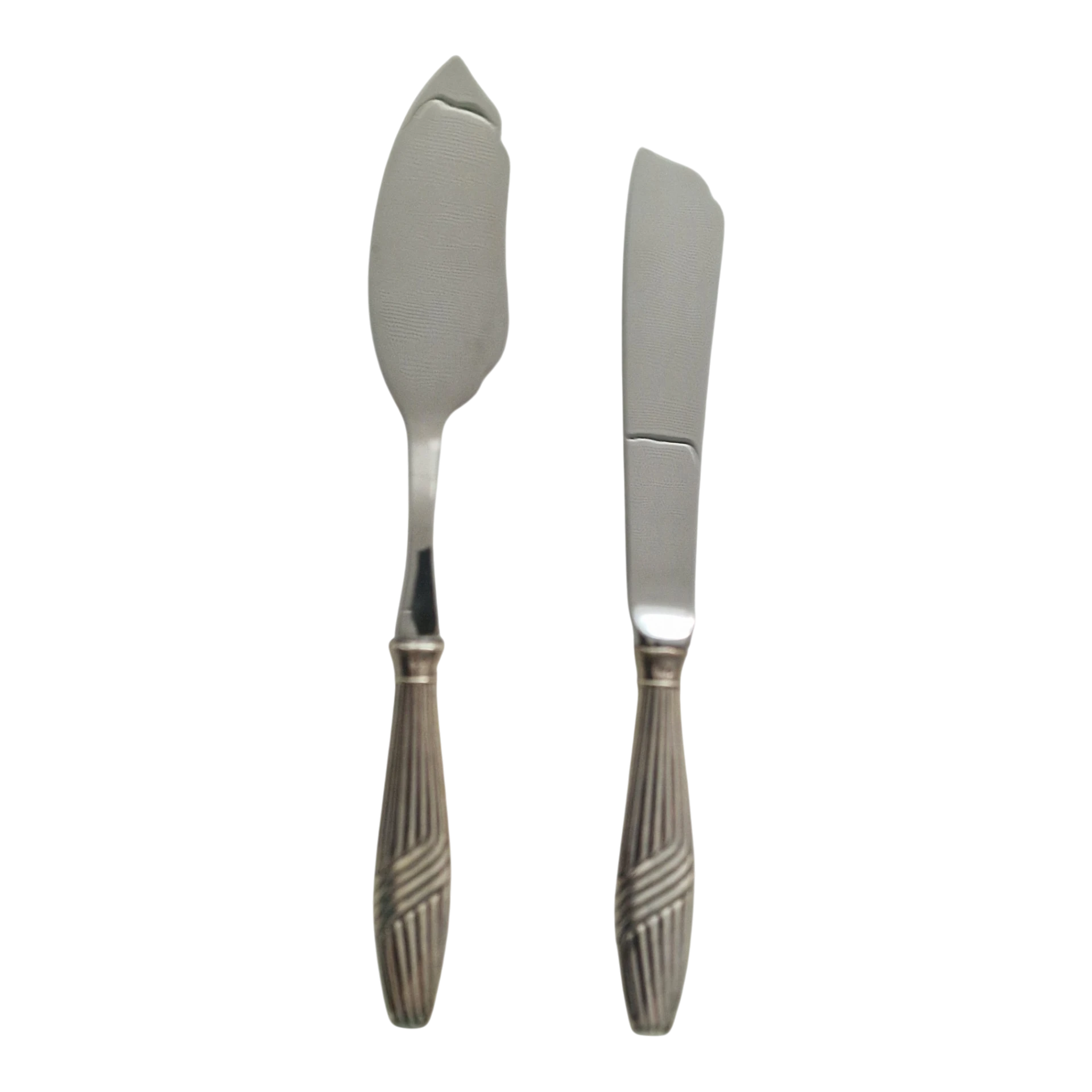 https://vintagelx.com/loja/pratas/conjunto-servir-peixe-cabos-prata-javali-ii-833-e-estojo-original-26cm-portugal-1887-1937/