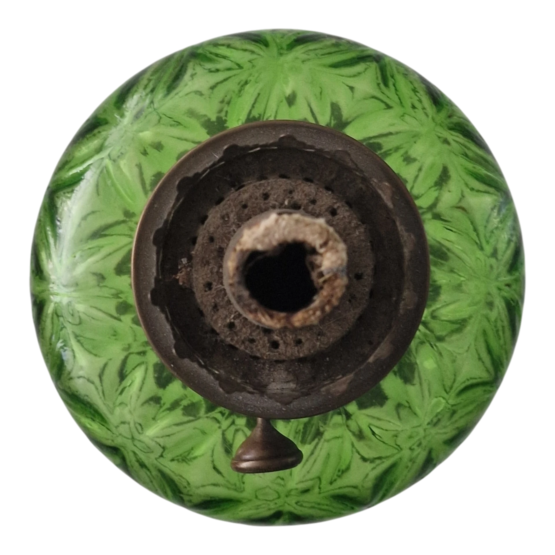 Candeeiro a Petróleo Antigo “Déposé” em Vidro Verde Moldado – França/Bélgica, c. 1890-1920