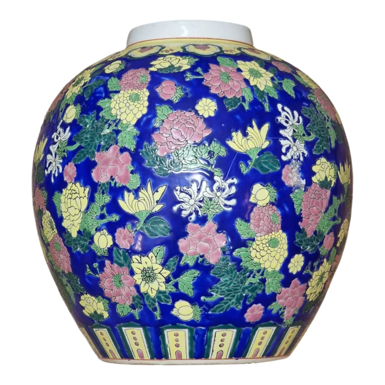 Jarrão Oriental Tipo Ginger Jar em Porcelana Azul Cobalto com Flores em Relevo – 28 cm – 3,070 kg