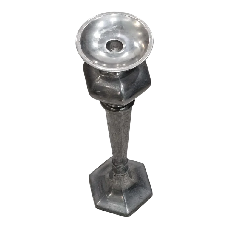 Castiçal Alto em Alumínio Tosco – 47 cm – 1,2 kg – Base 13×13 cm