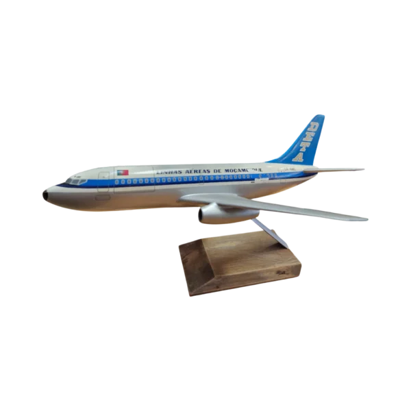 Maquete Boeing 737 DETA CR-BAC - PacMin Miniatures (c. anos 70)