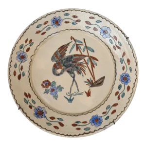 Prato de Parede em Barro Vidrado Pintado à Mão com Ave e Flores — 44 cm