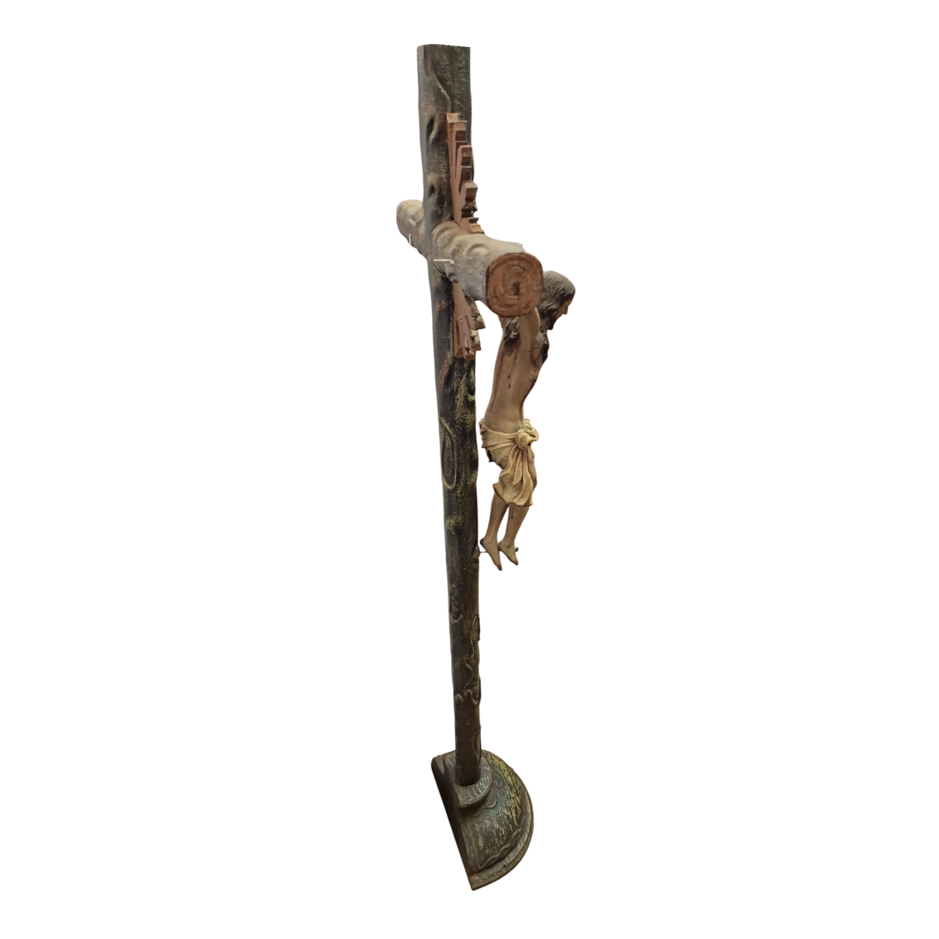 Grande Crucifixo de Altar com Cristo Policromado e Resplendor Dourado – c. 1890–1920 – 142 cm