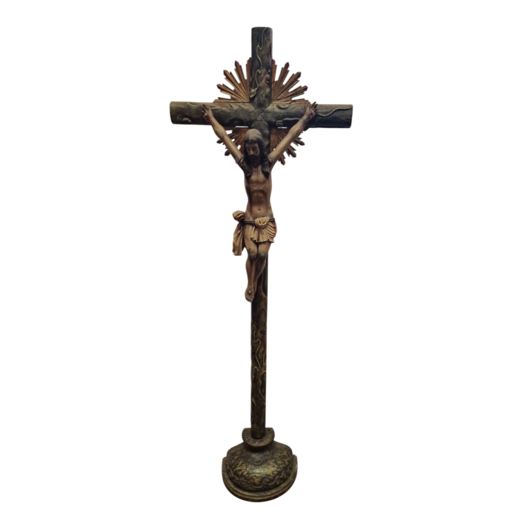 Grande Crucifixo de Altar com Cristo Policromado e Resplendor Dourado – c. 1890–1920 – 142 cm