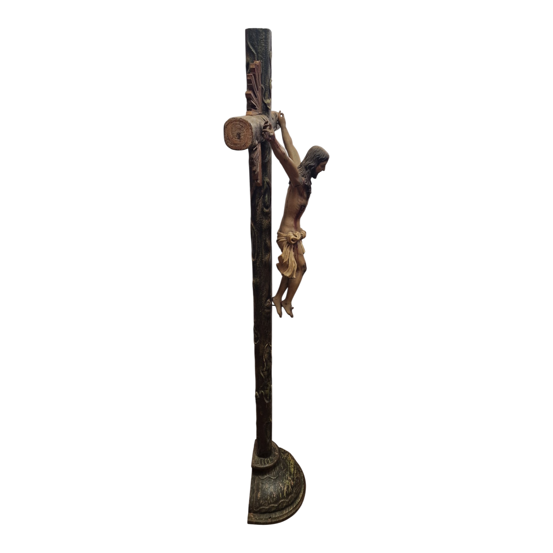 Grande Crucifixo de Altar com Cristo Policromado e Resplendor Dourado – c. 1890–1920 – 142 cm