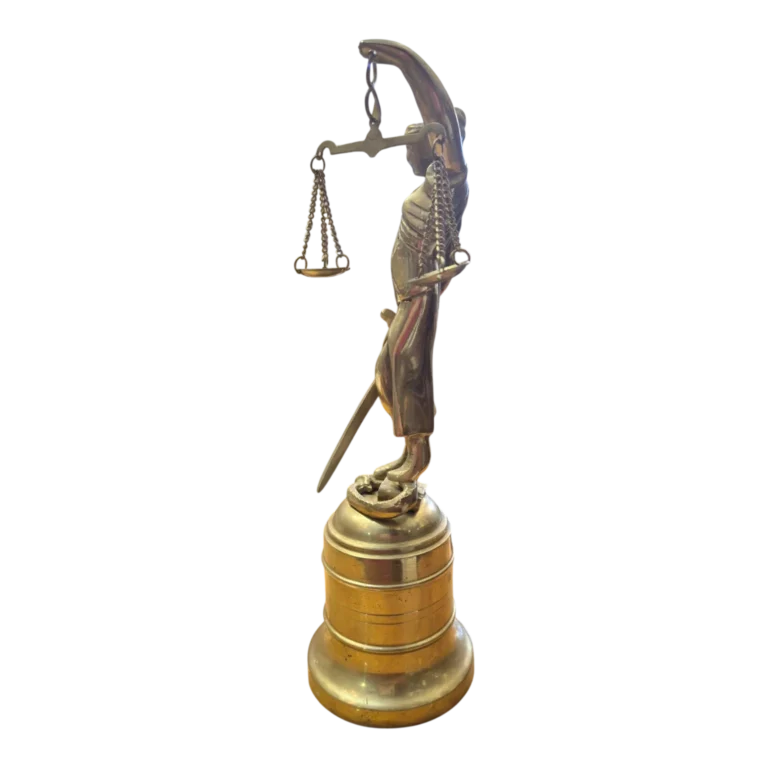 Escultura da Justiça (Têmis) em latão sobre base em forma de sino | 25 cm | 817 g — Folha de rosto