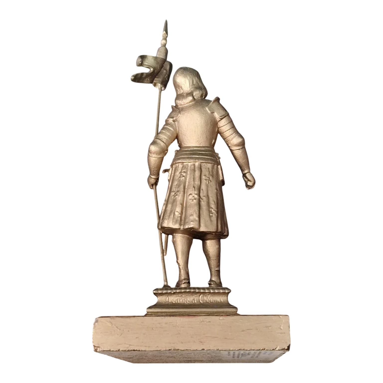 Joana d'Arc com estandarte | Estatueta em metal sobre base de pedra | Inscrições «Dieu m'aide» e «Jeanne d'Arc – Orléans» — Contracapa