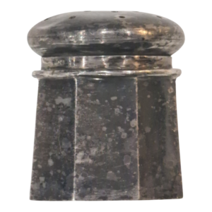 Pequeno Saleiro / Pimenteiro em Prata Portuguesa Contrastada – Corpo Facetado | 18 g – 3,2 cm